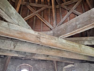 La charpente, en haut du donjon